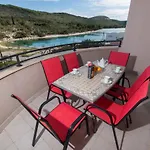 Apartamento Vidov By The *