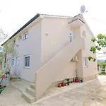 Vidov By The